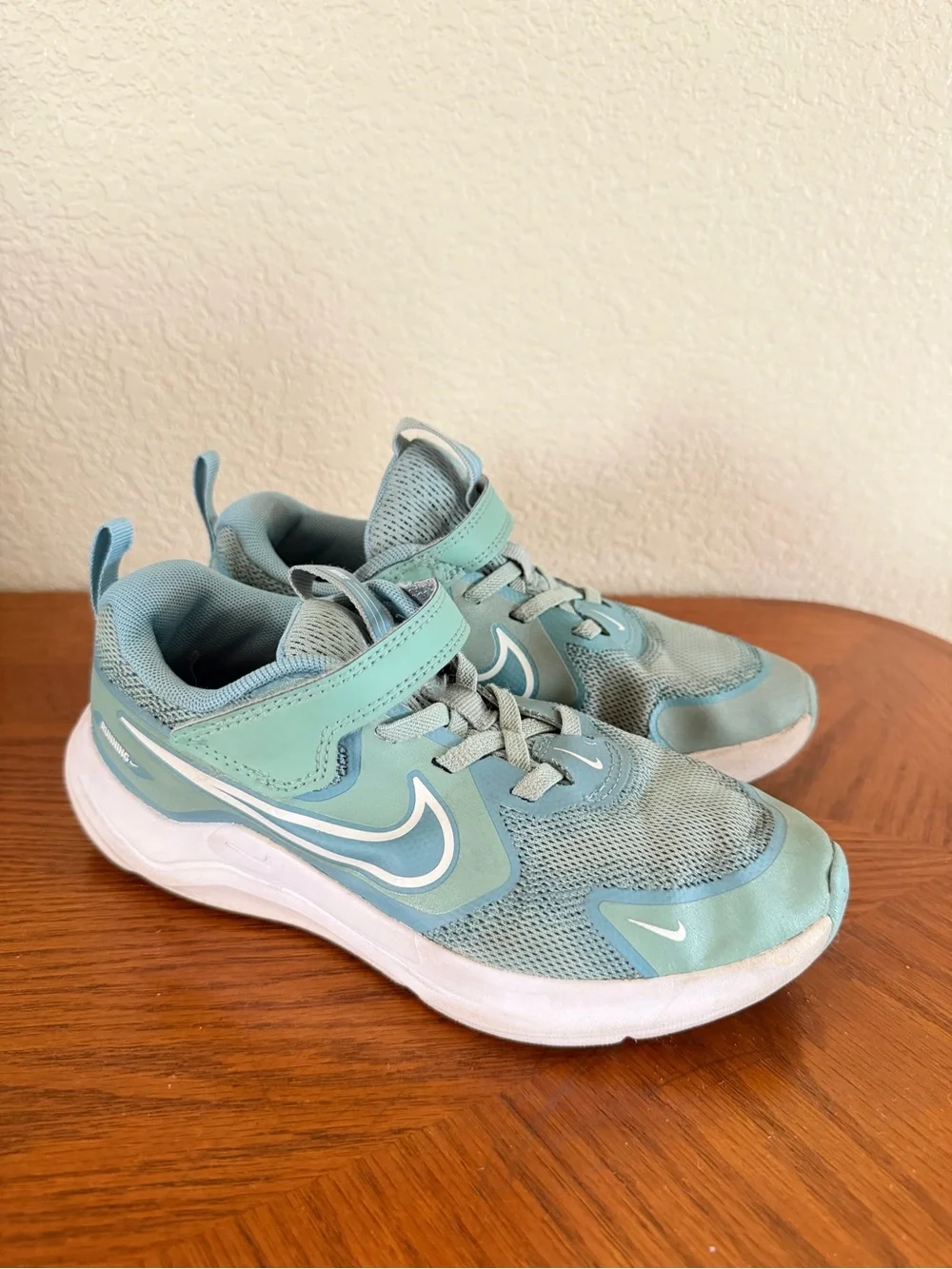 Nike Kids' Cosmic Runner Girls Shoes